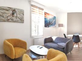 Joli appartement rénové avec terrasse, hotell i Brides-les-Bains