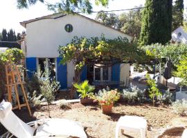 Bormes les Mimosas, Hameau de Cabasson, à 400m de la mer et du fort de Bregançon, Villa classée 3 étoiles, de 2 à 8 personnes, מלון עם חניה בבורם-לה-מימוזה