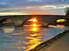Nagles Kilsheelan, hotel u gradu Tipereri