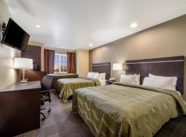 Quality Inn & Suites near NAS Fallon, hotel v destinaci Fallon