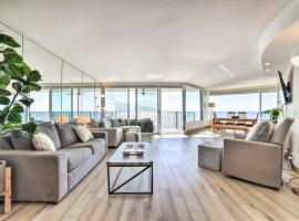 Luxurious Maui Getaway with Panoramic Ocean Views!，位于怀卢库的酒店