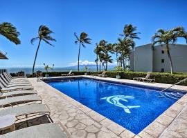 Oceanfront Molokai Condo with Pool and Grills!、カウナカカイのホテル