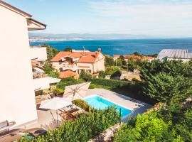 Panoramic apartment sea view and pool Opatija, hotel v mestu Ičići