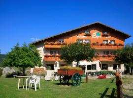 Logis Hotel Les Playes, hotel v destinácii Villard-de-Lans
