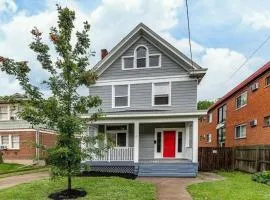 6 BR Home Just Minutes From Downtown Cincinnati