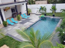 Magnifique villa climatisée avec piscine à Warang - Villa Keur Damel et Linguère – domek wiejski 