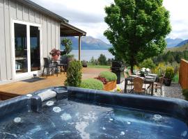 Private Cottage with Spa and Amazing Lake Views, hotelli kohteessa Closeburn