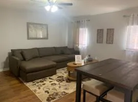 Comfortable Two Bedroom on Royal in Springboro