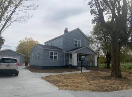 Remodeled Farm House with Plenty of Charm, căsuță din Monroe