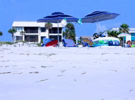 Anna Maria Island Beach Sands 203, hotel in Bradenton Beach