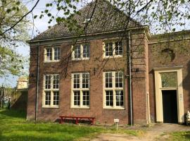 Monumental villa at the forest close to Haarlem and the beach, feriebolig i Heemstede