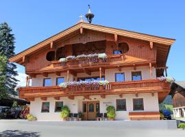 Starmacher Hof, farm stay in Itter