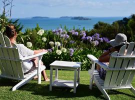 Kākā Ridge Retreat Luxury Cottage, hotell i Tawharanui