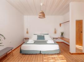 Sirens Beach Houses, hotel en Marathias