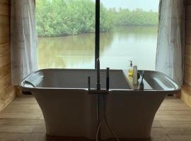 Natura Luxury Lake Hut, hotel v destinaci Ouidah