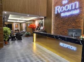 The Room Boutique Hotel, hotel di Sakon Nakhon