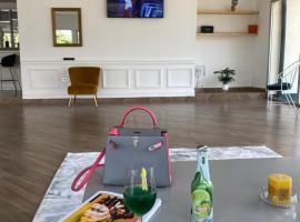 Luluti Lodge Resort, ξενοδοχείο σε Mfou