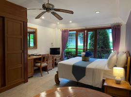 The Pavillon by The Pace Phuket Boutique Resort, hotel with jacuzzis in Rawai Beach
