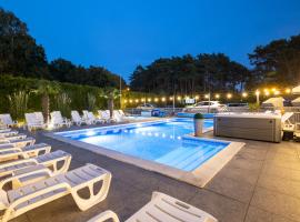 Ambre Mare Pobierowo - Noclegi ze śniadaniem i basenem – hotel w Pobierowie