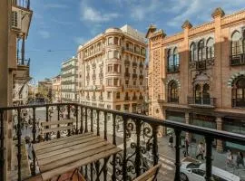Avanti La Campana, con un balcón que te enamorará del ambiente de Sevilla
