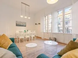 Avanti La Campana, con un balcón que te enamorará del ambiente de Sevilla