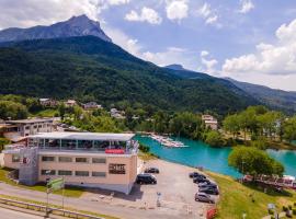 Hôtel Les Flots Bleus, hotel en Savines-le-Lac