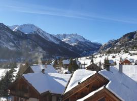 Apartment Croix Carail - Completely renovated in Roubion, Hotel in Névache