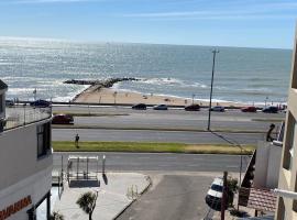Apartamento con Aire Acondicionado, Cochera Opcional en Mar del Plata, hotel a Mar del Plata