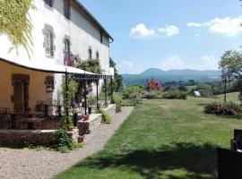 Gîte Le Pré du Roc，Bromont-Lamothe的飯店