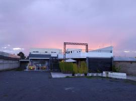 Plaza Tababela near Quito Airport, semesterboende i Quito