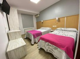 Hotel San Juan、MiguelturraにあるCiudad Real Central Airport - CQMの周辺ホテル