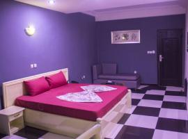 Mosaly Hotel PK10, hotel i Porto-Novo