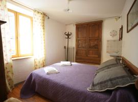 Room for two in a house of the XVII century - N3 Chez Jean Pierre, vacation home in Villar-dʼArène