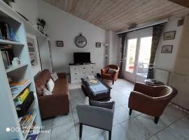 Great Family House, 80 m to the sea, in Normandie, budgethotell i Hermanville-sur-Mer