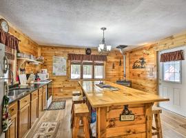 Pet-Friendly Brantingham Cabin by ATV Trails, hotel with parking in Glenfield