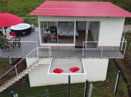 GLAMPING BUENOS AIRES, hotel in Macanal