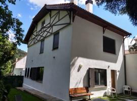 Chalet Casa Honorato, place to stay in San Rafael