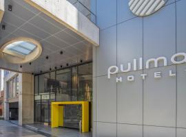 Pullman Santiago El Bosque, hotel em Santiago