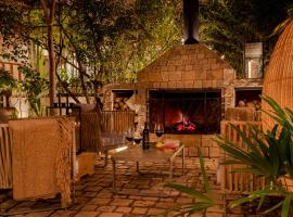 Taller de Juan - Casa Hotel, place to stay in San Cristóbal de Las Casas