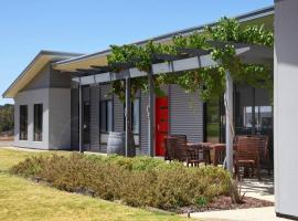 The Red Door @ Barossa Valley Vineyard View, מלון בנוריוטפה