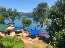 Lake Wave Cottage & Restaurant