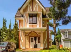The Pinewood House Villa Kota Bunga by Citrus House
