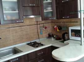 2-x Apartments Center біля площі Wi-fi, hotel na praia em Chernihiv