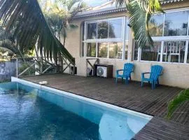 Grande maison avec jardin et piscine à Saint-Joseph