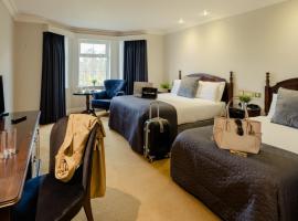 Twin Trees Hotel & Leisure Club, hotel en Ballina