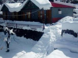 Nandan Kanan Auli Resort, complexe hôtelier à Jyotirmath