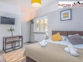 Monthly OFF - 6 Guest - 4 Beds - Free Parking by Popcorn Serviced Short Lets & Accommodation High Wycombe