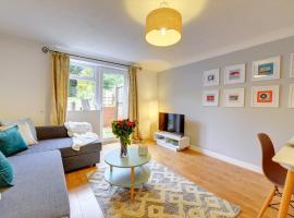 Modern 2 Bed House Sleeps 6 Southam Town Centre - Inspire Homes Ltd, hotel a Southam