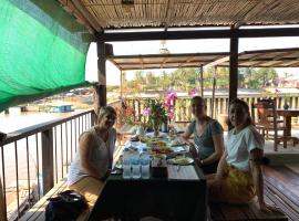 ST 63 Home Stay & Tour Kampong Khleang, hotel u gradu Kâmpóng Khleăng