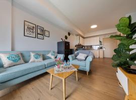 Thoc Ecopark Blue home 0918- with Golf course View, ξενοδοχείο σε HÆ°ng YÃªn